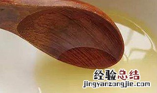 蜂蜜怎么舀不脏 把勺子烫一下