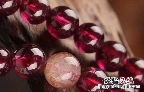 石榴石戴哪只手好 石榴石戴哪只手好女