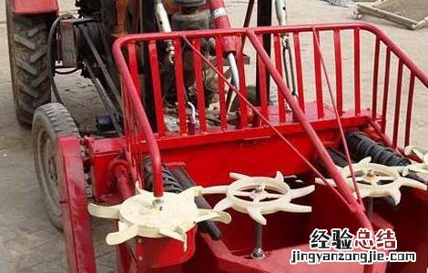 玉米收割机工作视频 玉米收割机操作视频播放