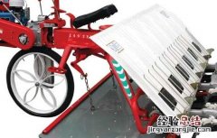 水稻插秧机的工作原理 水稻插秧机的工作原理详细图解视频