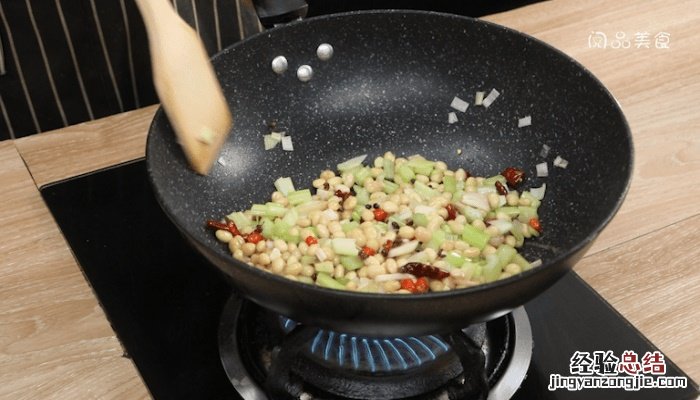 芹菜炒黄豆怎么做 煮黄豆芹菜怎么做好吃