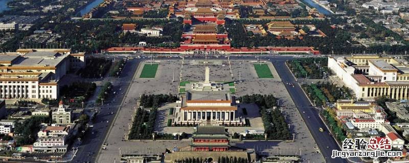 天安人民广场的旗杆多高多重 天安人民广场的旗杆多高