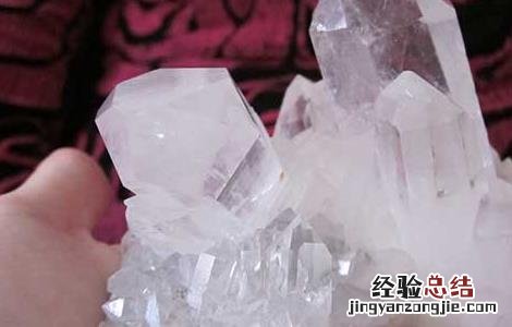 天然水晶和人造水晶的区别是什么 天然水晶和人造水晶的区别
