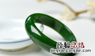 翡翠哪种颜色最值钱 翡翠有几种颜色