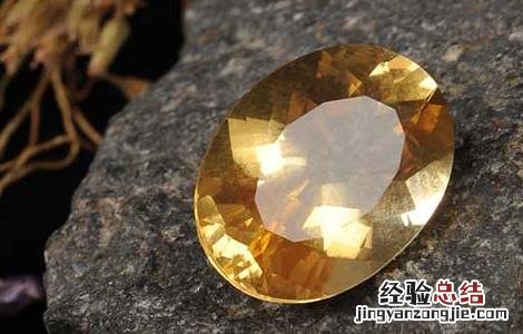 黄水晶的功效与作用 紫水晶的功效与作用