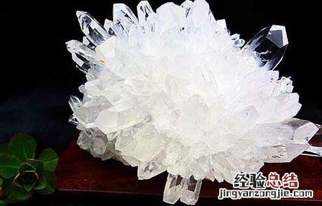 白水晶的功效与作用 白水晶的功效与作用佩戴禁忌