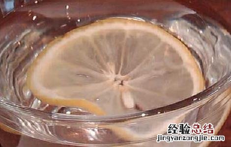 柠檬水什么时候喝好喝柠檬水能晒太阳吗 柠檬水什么时候喝好