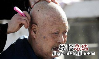 剃光头要用剃刀刮吗 大家可以看看