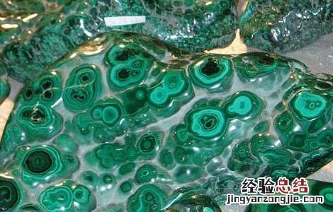 孔雀石的主要成分是什么化学式 孔雀石的主要成分是什么
