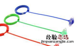 套在脚上转圈的球叫什么 套脚上的转转球叫什么