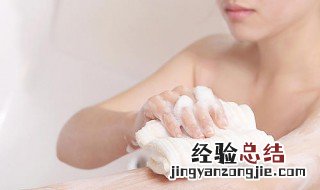 洗澡用肥皂抹完全身后需要用毛巾蹭吗 讲解正确的洗澡方式