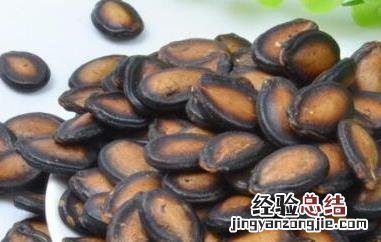 吃西瓜子会上火吗 吃西瓜子会上火吗还是降火