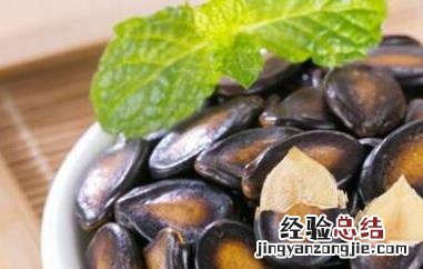 吃西瓜子会上火吗 吃西瓜子会上火吗还是降火