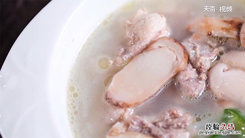 松茸炖鸡怎么做 松茸炖鸡的做法
