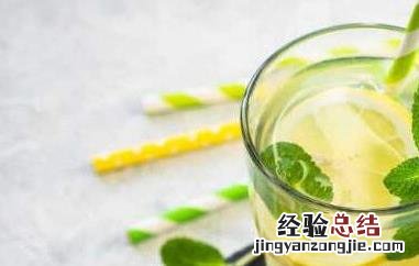 柠檬水的功效与作用白天喝还是晚上喝 柠檬水的功效与作用