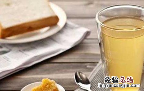 晚上喝蜂蜜水会胖吗 喝蜂蜜水会胖吗