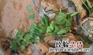 炖衸暧闳绾巫觥鲫鱼的步骤介?