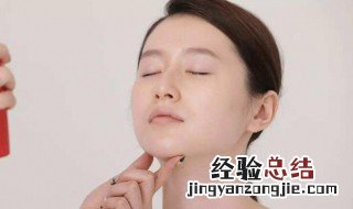 化妆前应该用什么 化妆前应该用什么水