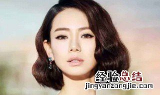 45岁女人圆脸适合什么发型 45岁女人圆脸适合什么发型 四十岁