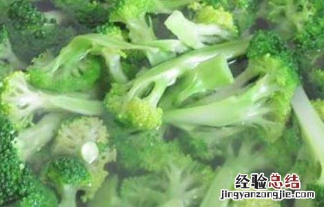 水煮西兰花的功效及做法大全 水煮西兰花的功效及做法