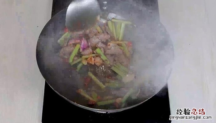 干锅洋葱牛柳的做法 牛柳炒洋葱图片