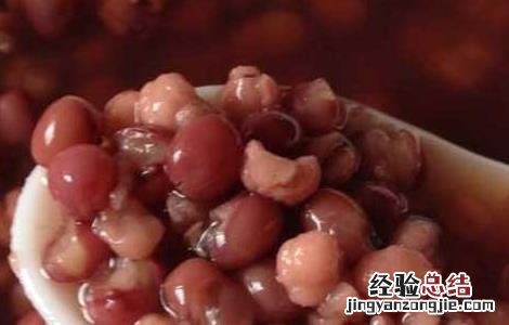 红豆薏米粥的做法与功效及禁忌 红豆薏米粥的做法与功效及禁忌