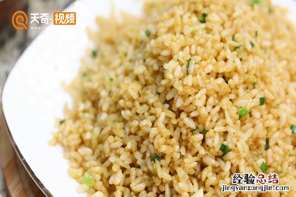 酱油炒饭的做法