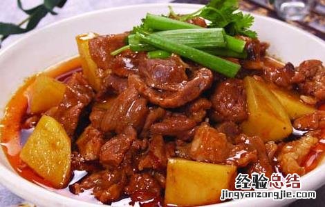 土豆炖牛腩的功效及做法 土豆炖牛腩的功效及做法窍门