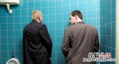 女性尿不尽是怎么回事 尿不净是怎么回事