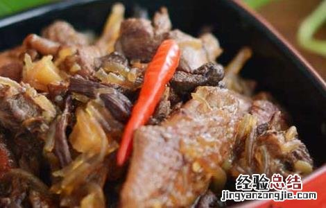 鸡肉炖蘑菇的功效及做法 鸡肉炖蘑菇的功效与作用