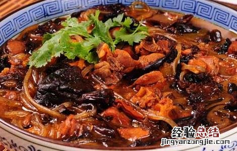 小鸡炖蘑菇的功效及做法大全 小鸡炖蘑菇的功效及做法