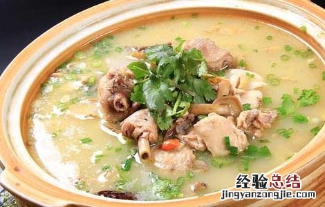 小鸡炖蘑菇的功效及做法大全 小鸡炖蘑菇的功效及做法