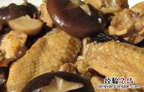 小鸡炖蘑菇的功效及做法大全 小鸡炖蘑菇的功效及做法