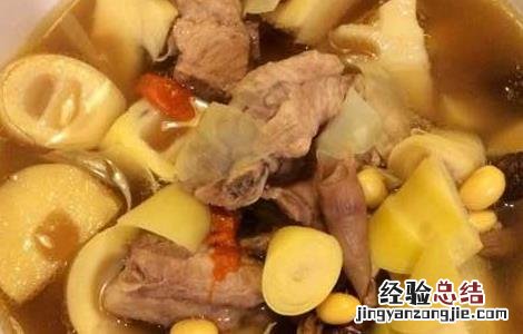 排骨炖春笋怎么做好吃窍门 春笋炖排骨的功效及做法