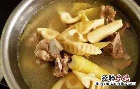 排骨炖春笋怎么做好吃窍门 春笋炖排骨的功效及做法
