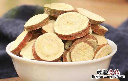 甘草片泡水喝的功效与作用 甘草片泡水喝的功效与作用