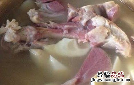 下奶猪蹄汤的做法大全视频 下奶猪蹄汤的做法大全