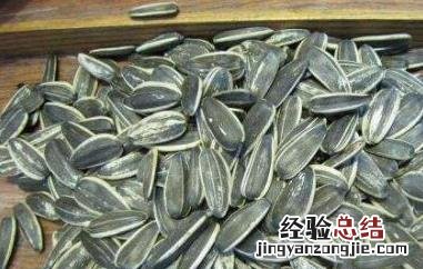 嗑瓜子有什么好处吗 嗑瓜子的好处和坏处