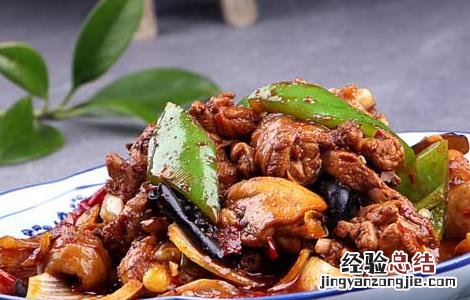 土豆烧鸡块的家常做法 土豆烧鸡块的家常做法四川