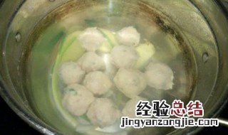 鱼丸下锅为什么飘不起来 鱼丸下锅为什么全散了