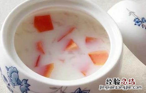 木瓜牛奶炖燕窝的功效和做法视频 木瓜牛奶炖燕窝的功效和做法