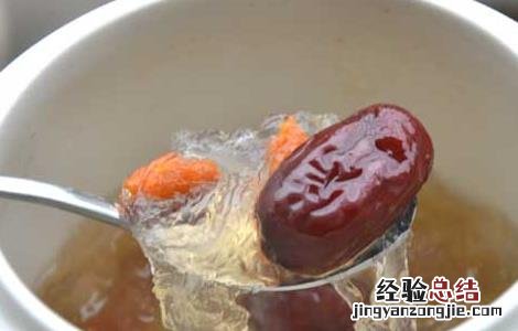 冰糖红枣炖燕窝的功效和做法 红枣冰糖燕窝怎么炖