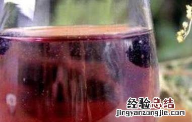 桑椹子泡水的功效与作用-食用方法及禁忌 桑椹子泡水的功效与作用