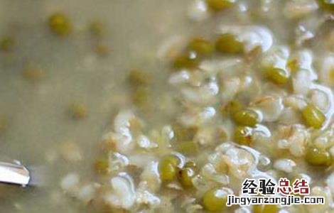 绿豆薏米粥的家常做法窍门 绿豆薏米粥的家常做法