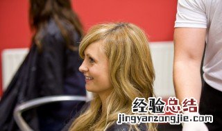 皮肤被染发剂弄黑了怎么洗掉 染发剂弄脸上时间久了怎么洗
