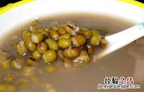 绿豆糖水的家常做法 绿豆糖水的家常做法简单
