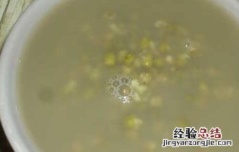 绿豆糖水的家常做法 绿豆糖水的家常做法简单