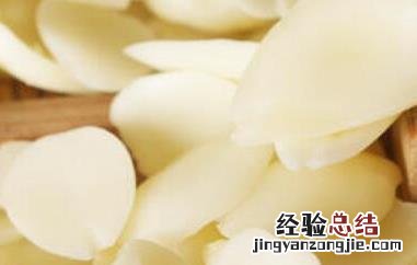 杏仁吃之前要泡多久 杏仁吃之前要泡多久才可以吃