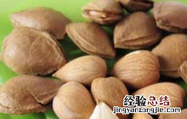 干杏仁怎么处理才能吃 杏仁干里面的杏仁可以吃吗