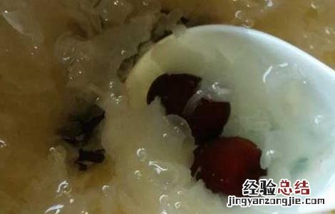 冰糖银耳汤的做法炖雪梨的正确做法 冰糖银耳汤的做法